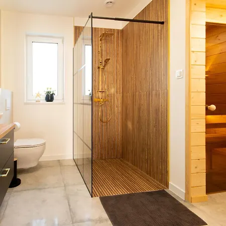 Caloroczne Pogodna Fala, Semesterbostad *