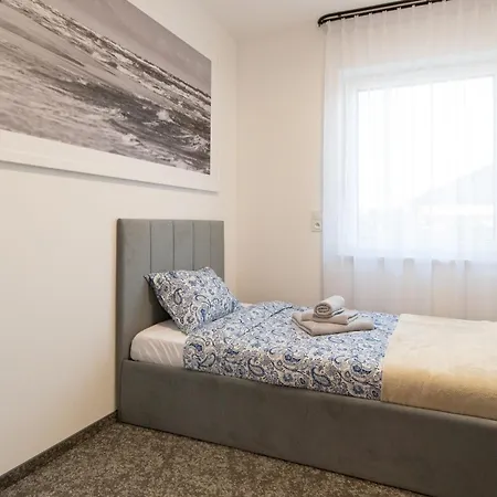 Caloroczne Pogodna Fala, Feriehus *