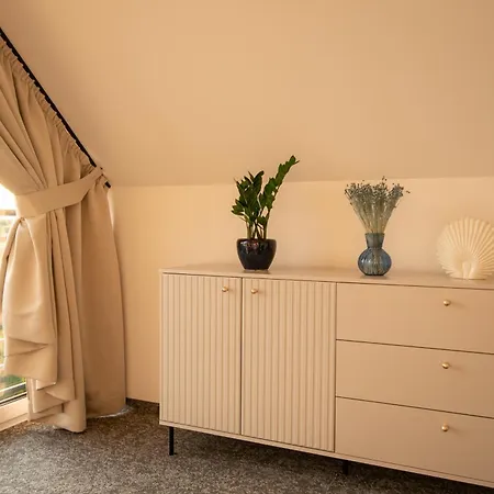 Caloroczne Pogodna Fala, Feriehus