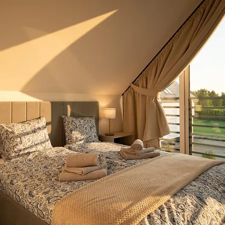 Semesterbostad Caloroczne Pogodna Fala, *